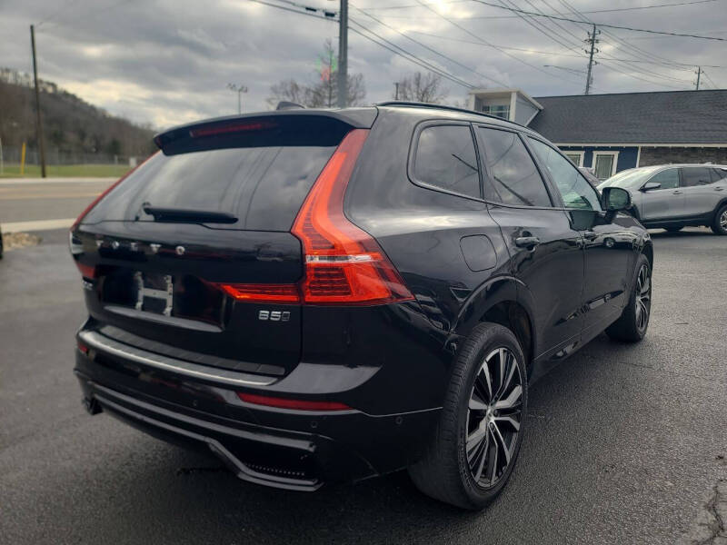 2023 Volvo XC60 B5 Plus Dark Theme