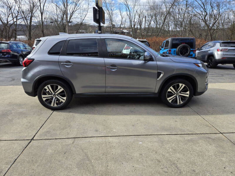 2020 Mitsubishi Outlander Sport SE photo 9