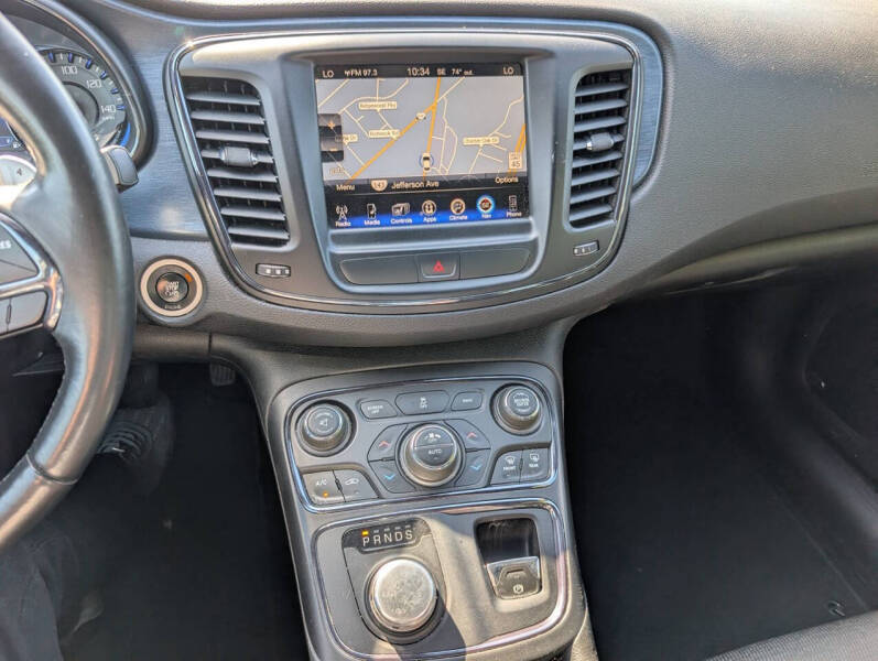 2015 Chrysler 200 S