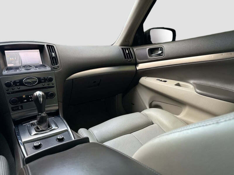 2011 Infiniti G37 Sedan Journey