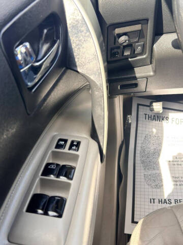 2012 Nissan Rogue S