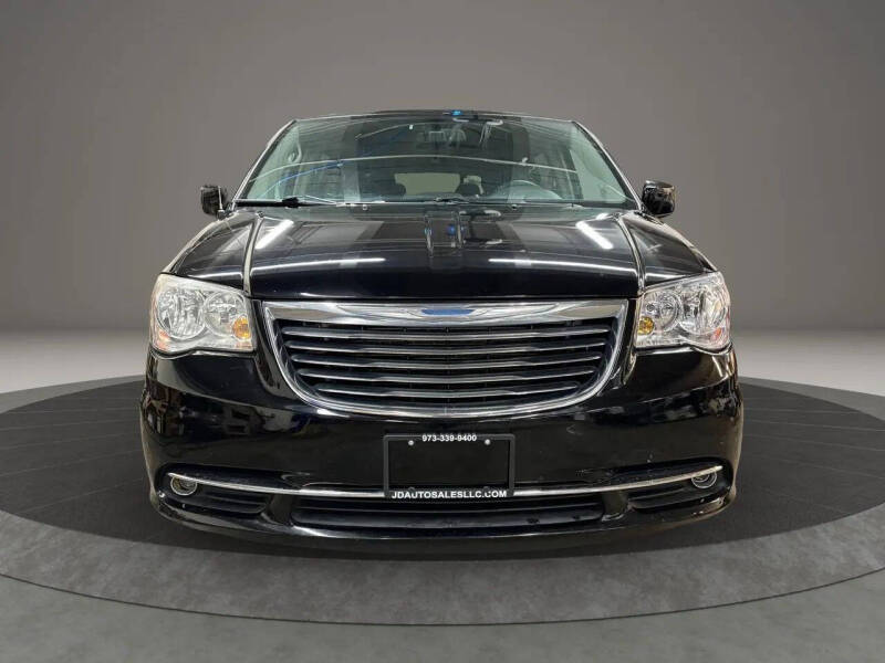 2012 Chrysler Town and Country Touring