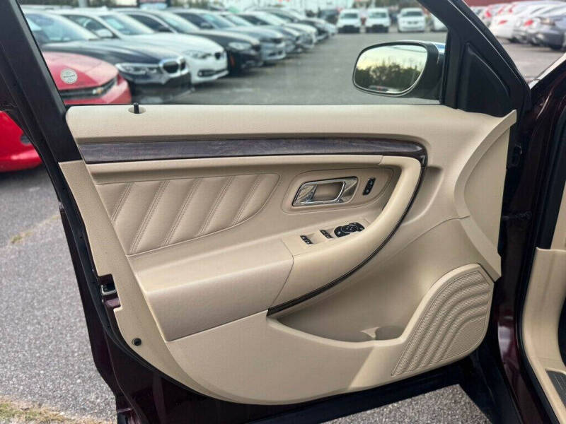 2019 Ford Taurus Limited