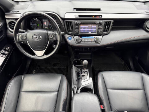 2017 Toyota RAV4 Hybrid SE