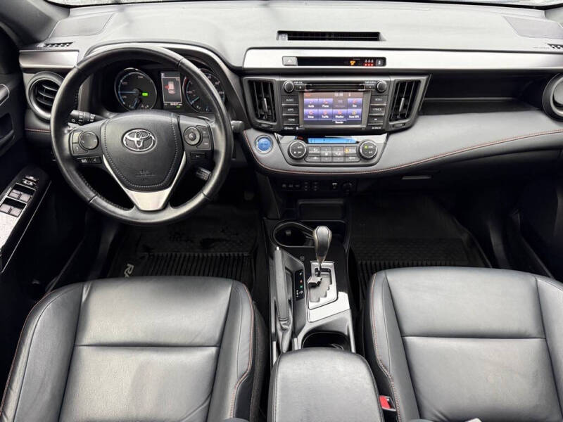 2017 Toyota RAV4 Hybrid SE