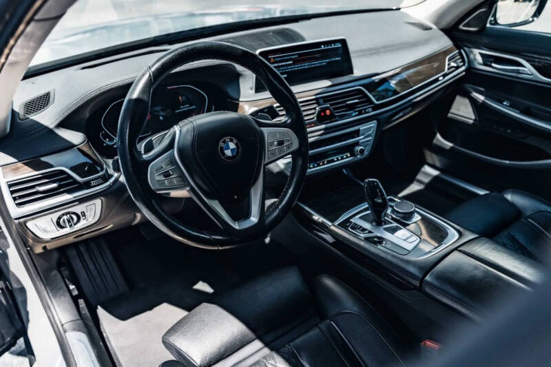 2022 BMW 7 Series 740i xDrive