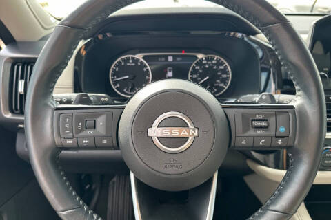 2022 Nissan Pathfinder SL