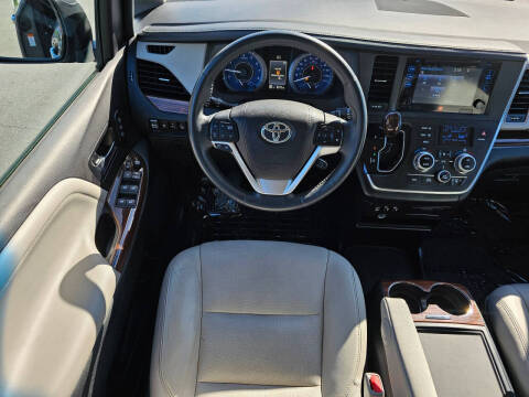 2016 Toyota Sienna