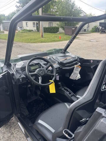 2024 Can-Am Commander Max XT