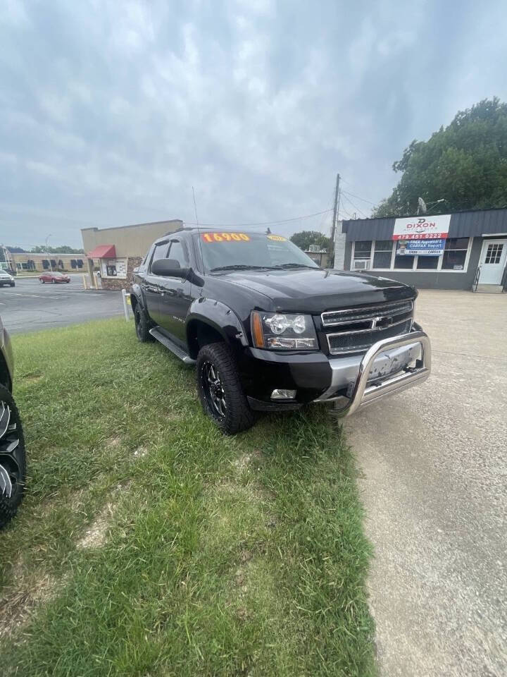 2013 Chevrolet Avalanche for sale at Dixon Auto Sales in Pea Ridge, AR