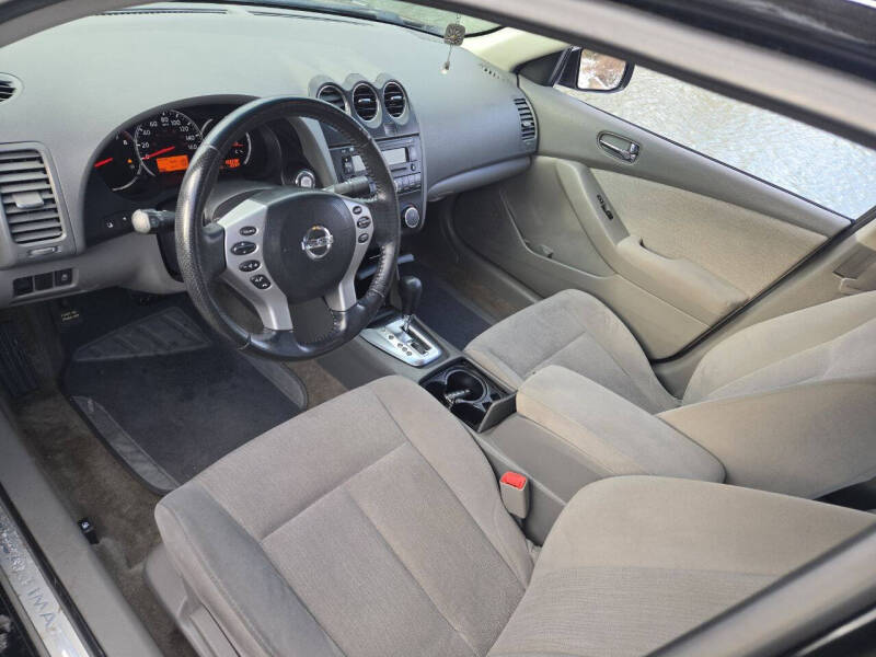 2012 Nissan Altima S photo 18