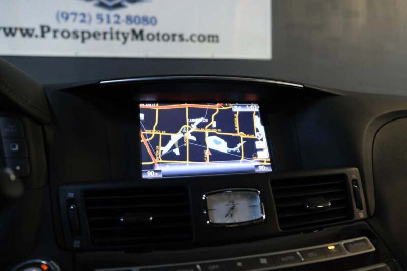 2015 Infiniti Q70 3.7