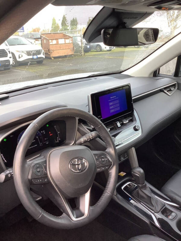 2023 Toyota Corolla Cross XLE