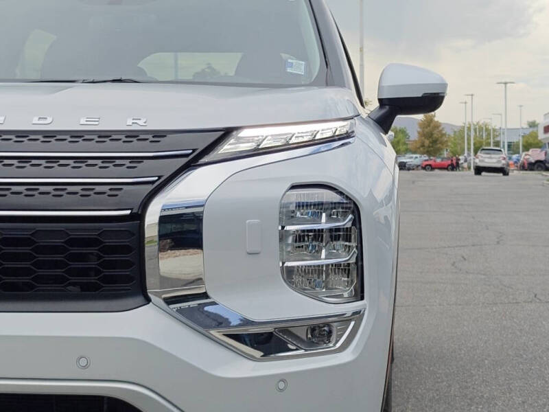 2025 Mitsubishi Outlander PHEV SE