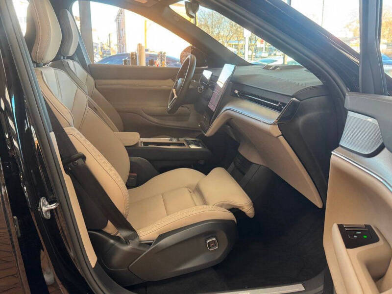 2025 Volvo EX90 Twin Plus 7P