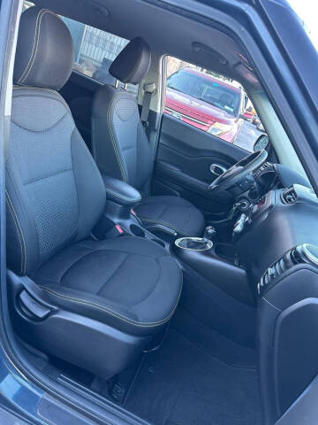 2015 Kia Soul +