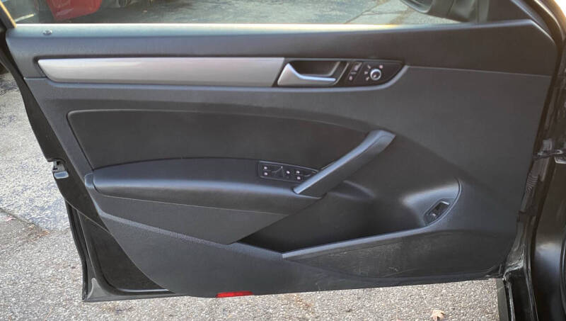 2015 Volkswagen Passat 1.8T SE