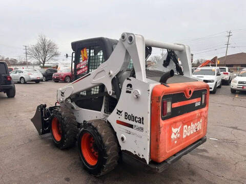 2014 Bobcat S590 TWO SPEED SKID STEER LOAD