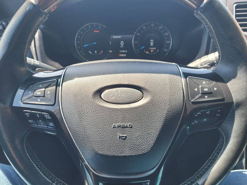 2017 Ford Explorer Platinum