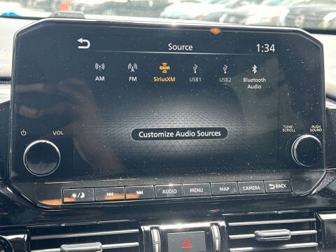 2025 Nissan Pathfinder SL