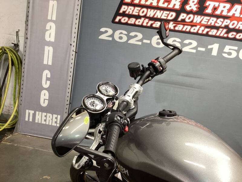 2020 Triumph Speed Twin 1200 Silver Ice/Sto