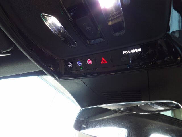 2024 Cadillac LYRIQ Luxury 2