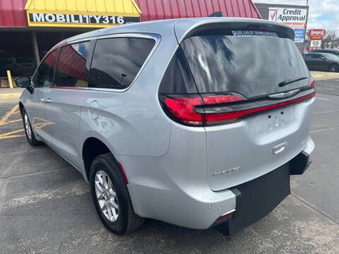 2024 Chrysler Pacifica Touring