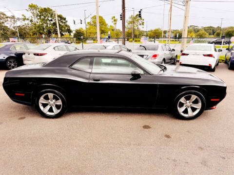 2015 Dodge Challenger SXT