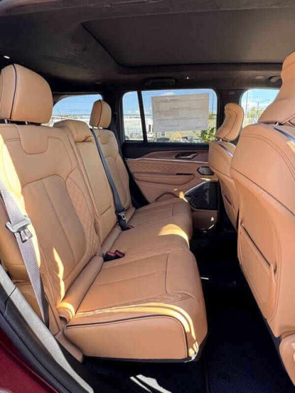 2025 Jeep Grand Cherokee Summit