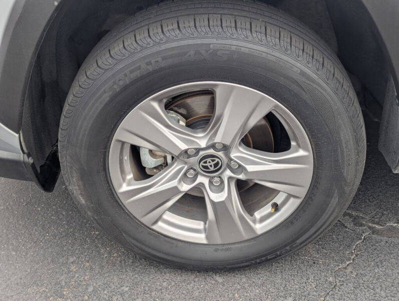 2024 Toyota RAV4 XLE