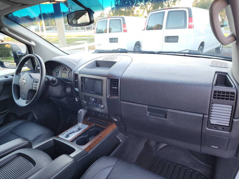 2011 Nissan Titan SL