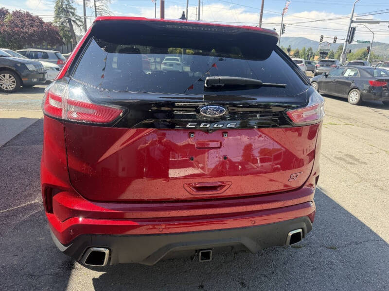 2022 Ford Edge ST