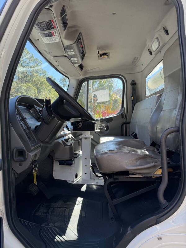 2014 Freightliner M2 106