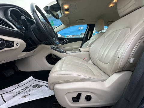 2016 Chrysler 200 Limited Platinum