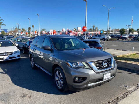 2019 Nissan Pathfinder SV