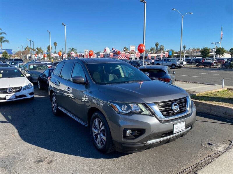 2019 Nissan Pathfinder SV
