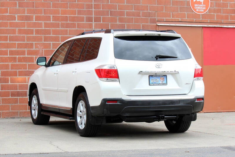 2012 Toyota Highlander SE