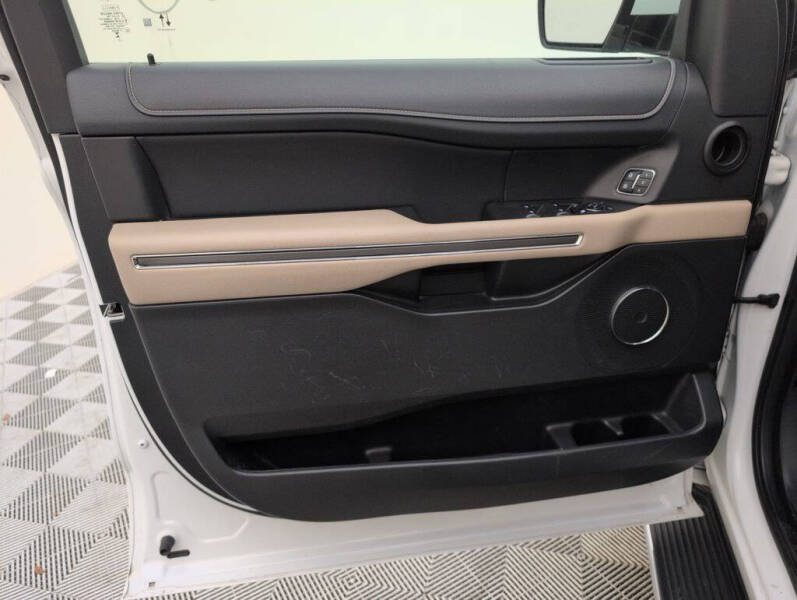 2023 Ford Expedition MAX XLT