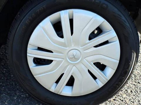 2024 Mitsubishi Mirage ES