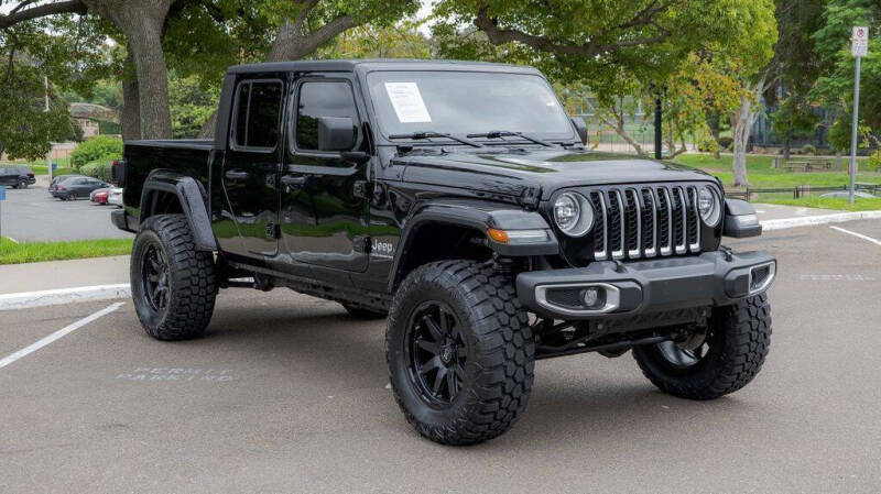 2023 Jeep Gladiator Overland