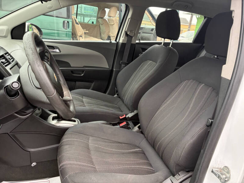 2016 Chevrolet Sonic LT Auto