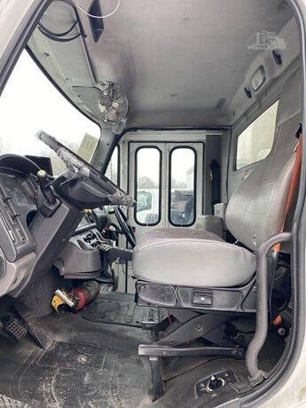 2015 Freightliner M2 106