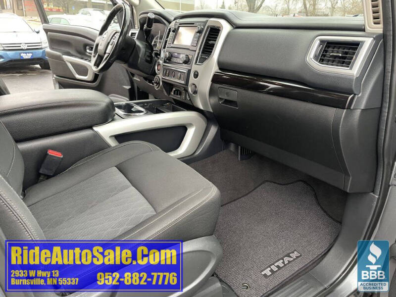 2017 Nissan Titan SV