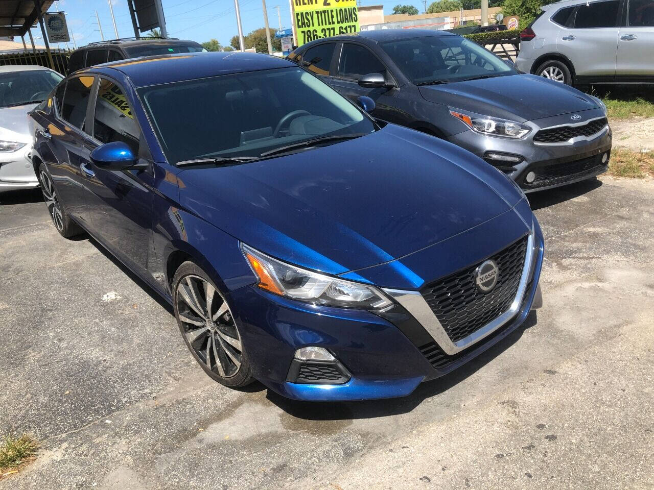 2020 Nissan Altima Sedan - $17,500