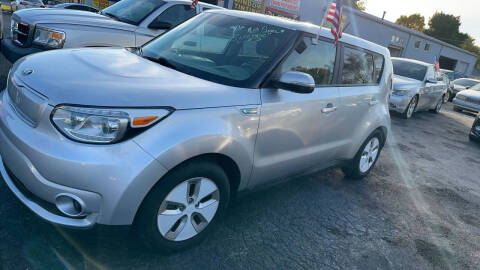 2016 Kia Soul +
