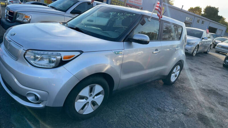 2016 Kia Soul +