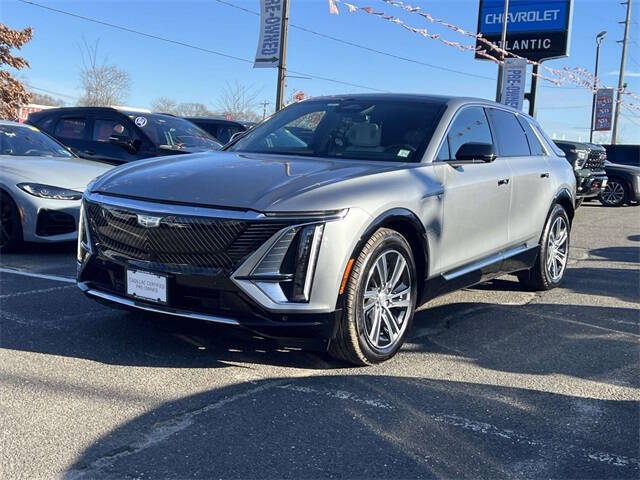 2024 Cadillac LYRIQ Luxury 2