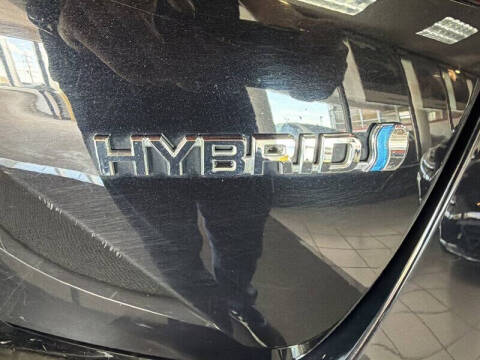 2022 Toyota Prius LE