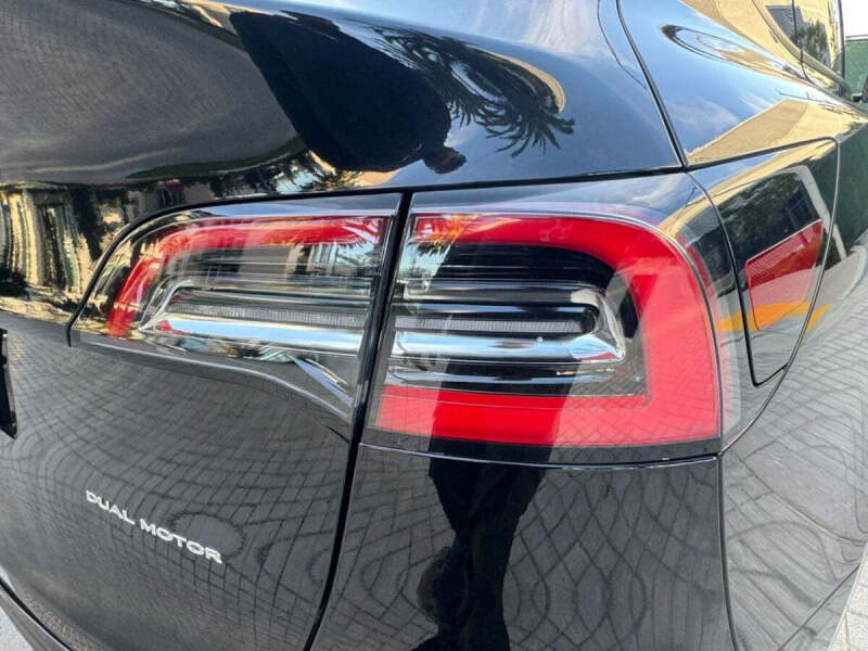 2025 Tesla Model Y Long Range