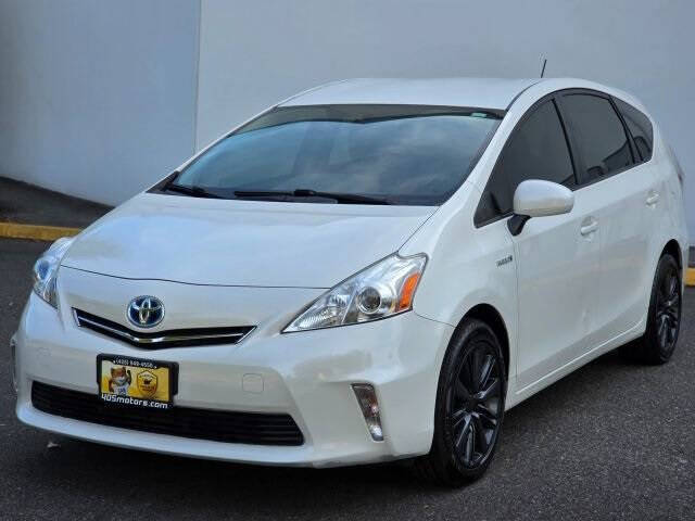 2013 Toyota Prius v Five